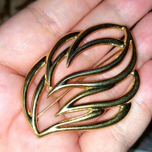Vintage Gold Leaf Brooch